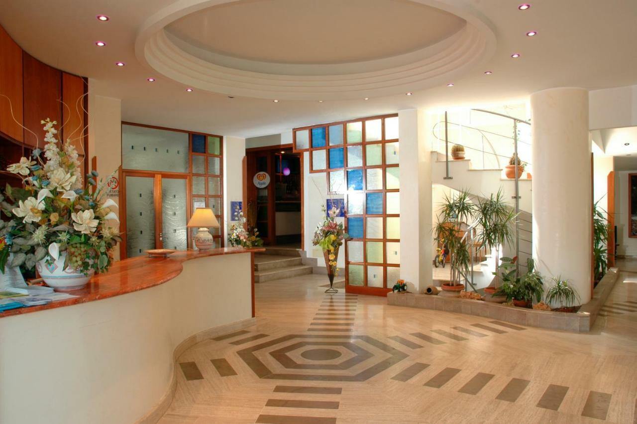 Hotel La Sorgente Hs Paestum Exterior photo